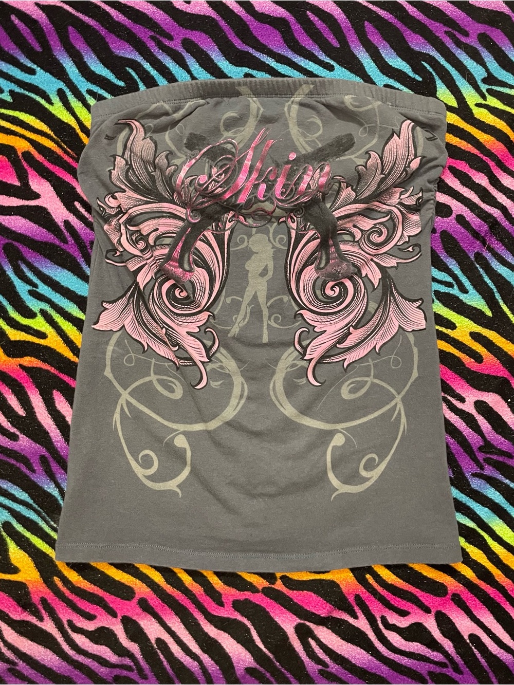 Y2k grunge goth rare 2000s Skin industries tube top with Pink Graphic